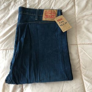 Brand new! Levi’s! No. 527. Size 42 x 30.